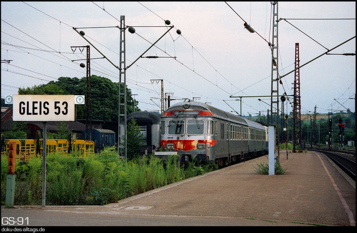 Strecken und Bahnhöfe